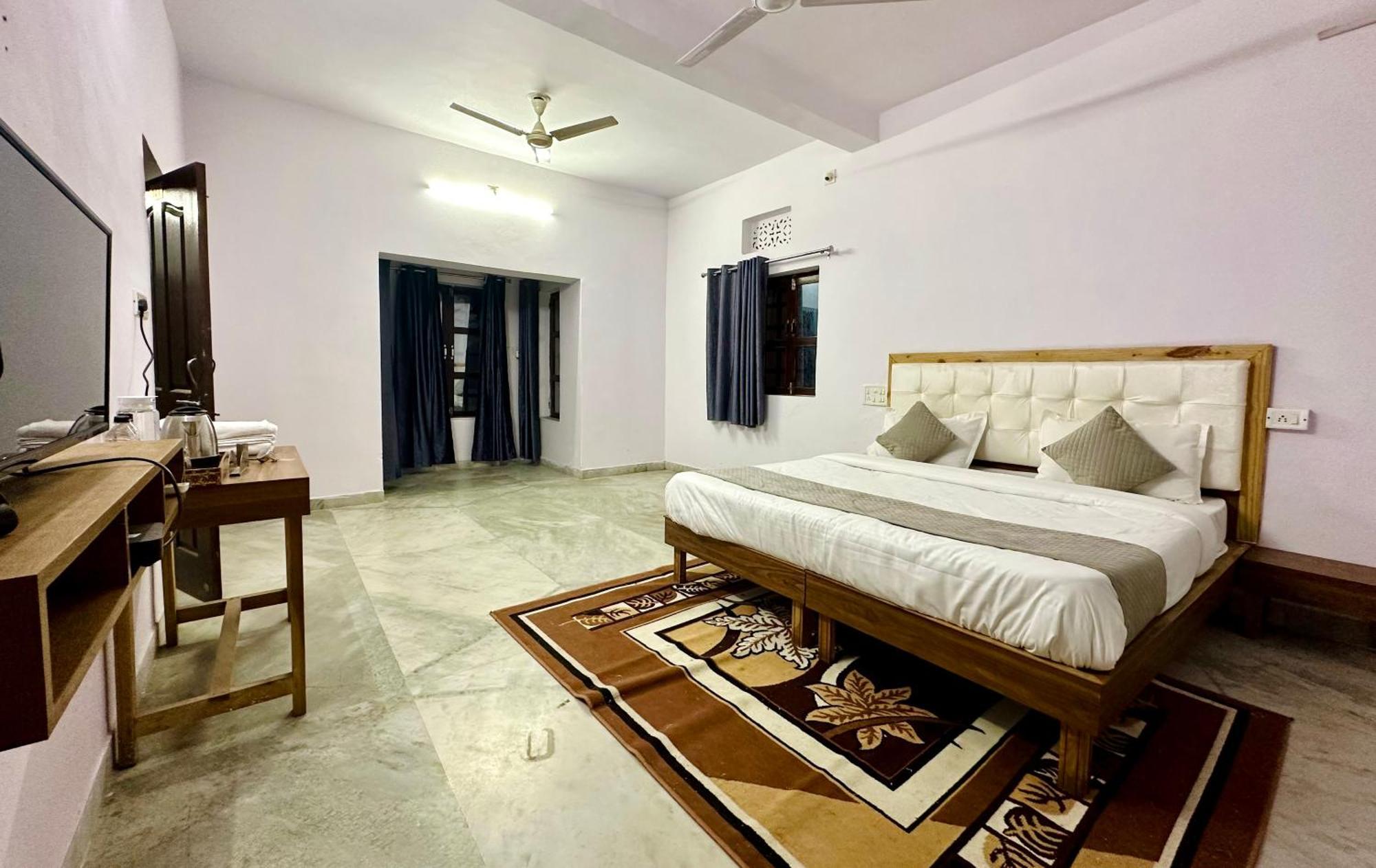 The Burj Resort Luxurious Stay Udaipur Exterior photo