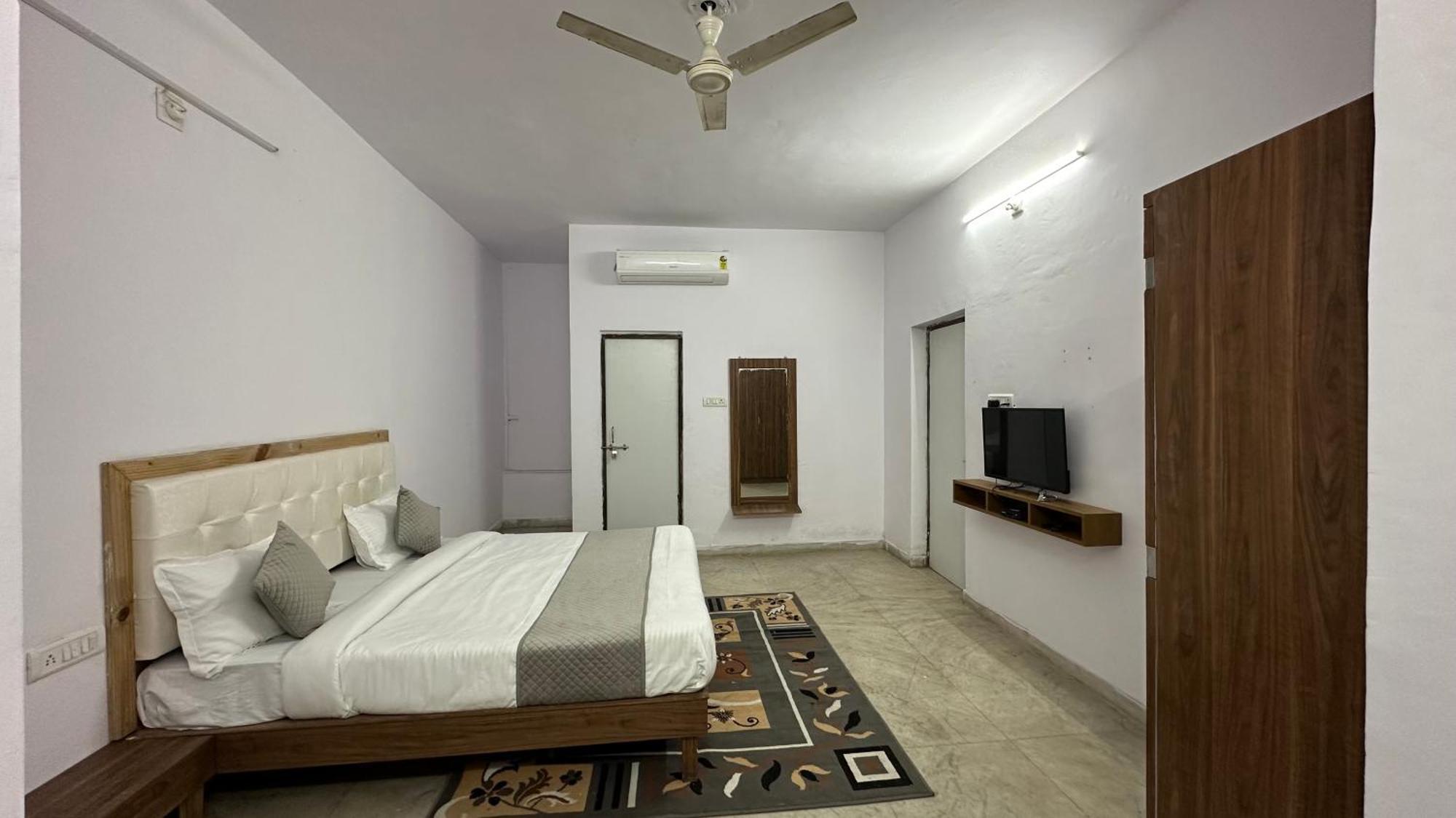 The Burj Resort Luxurious Stay Udaipur Exterior photo
